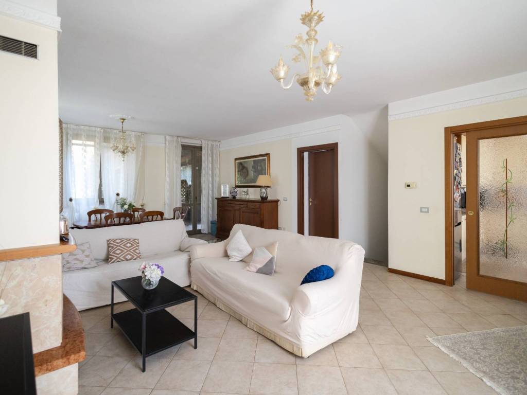Villa a Origgio in Via Giosuè Ceriani, 10 - Foto 5