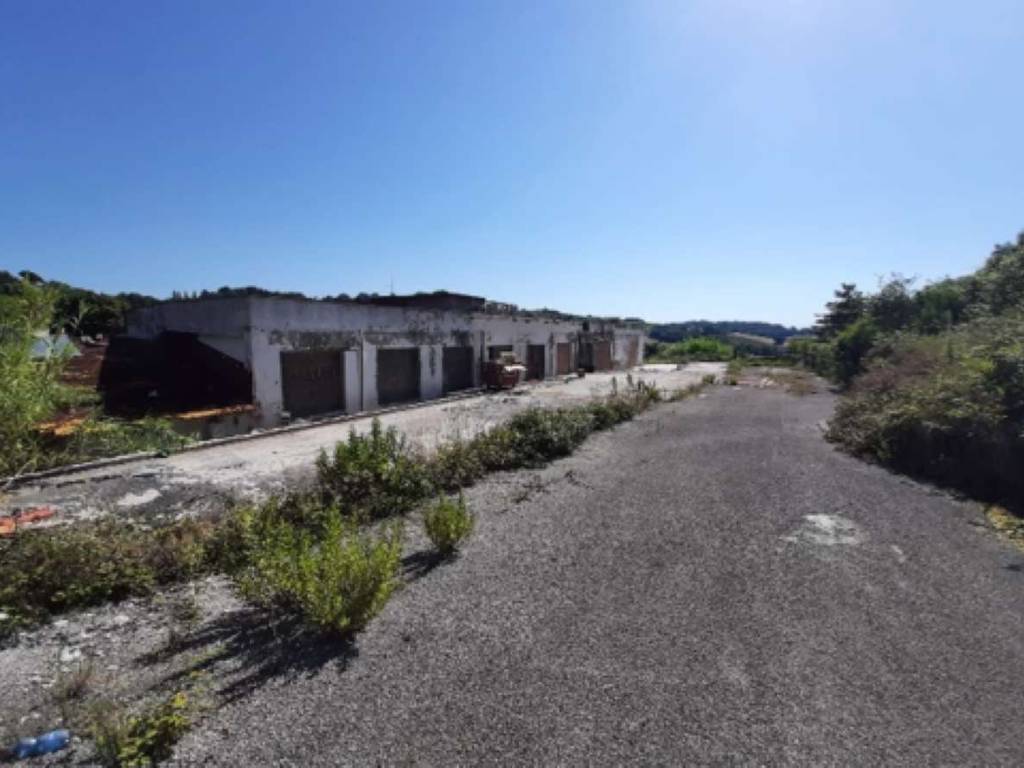 Immobile a Pesaro in strada STRADA DELLA ROMAGNA 209 - Foto 3