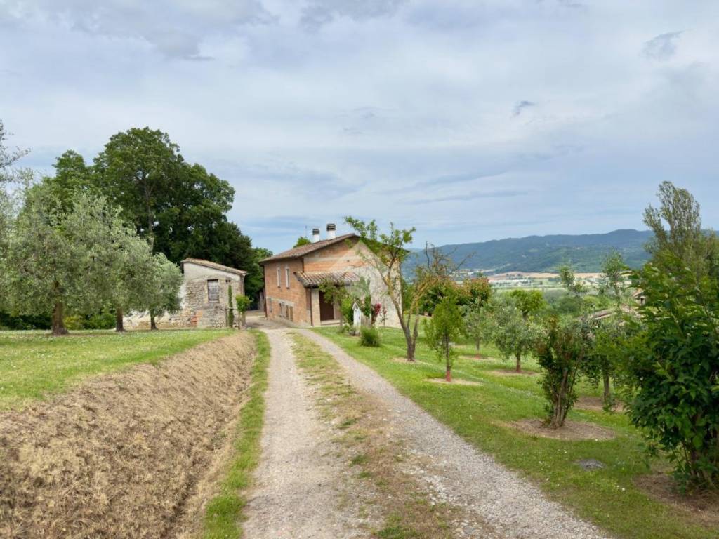 Casa indipendente a Città di castello in VOCABOLO VALDIPETRINA, 32 - Foto 3