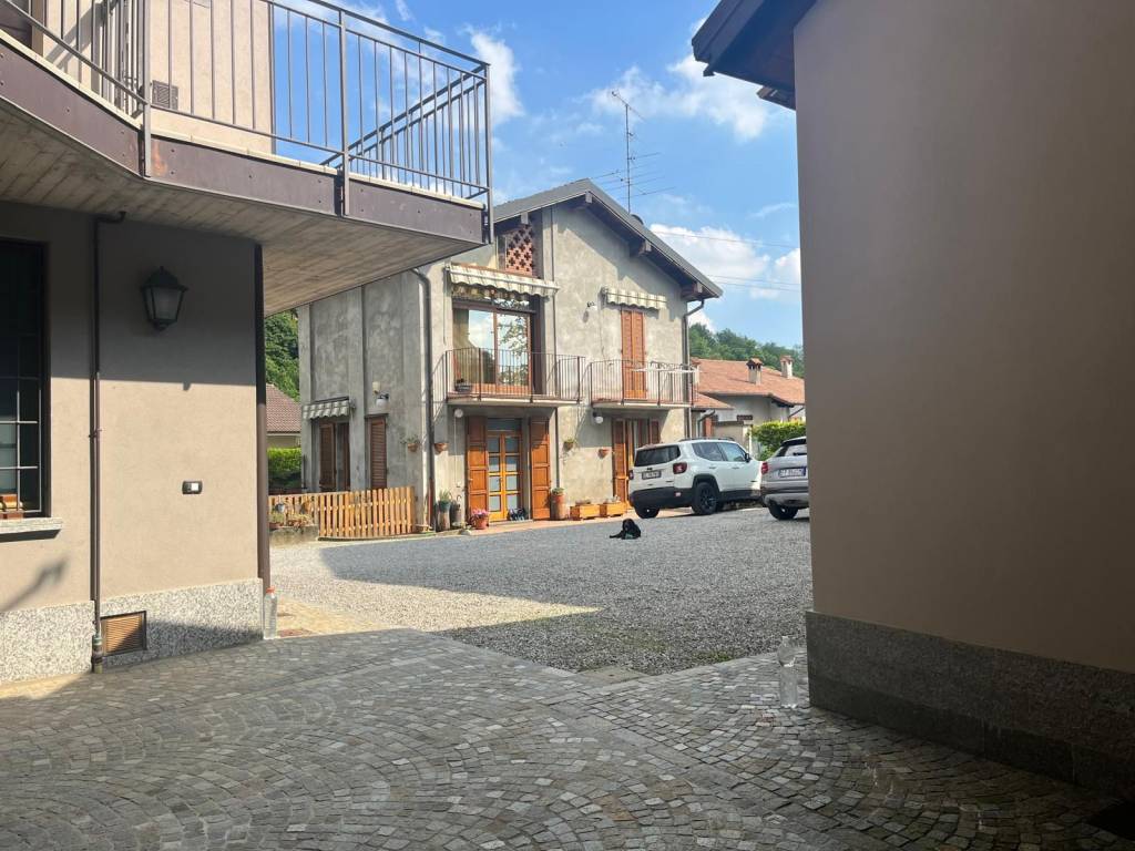 Rustico / casale a Colle brianza in Via Piave, 5 - Foto 2