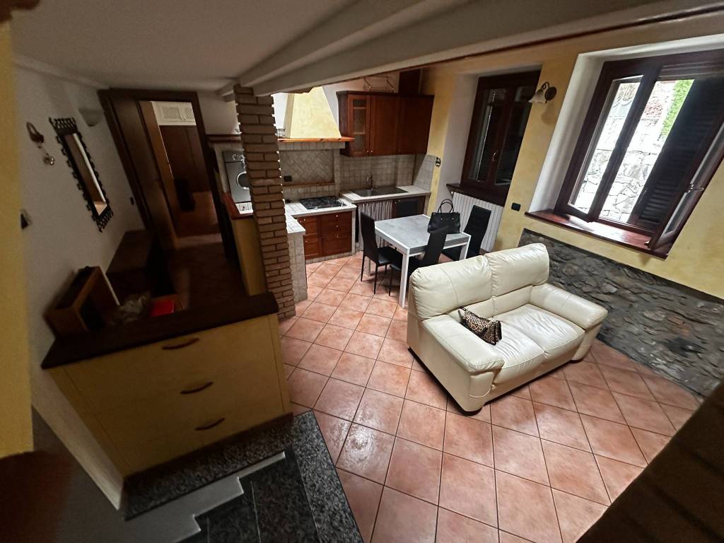 Appartamento a Erba in Via Lecco - Foto 5