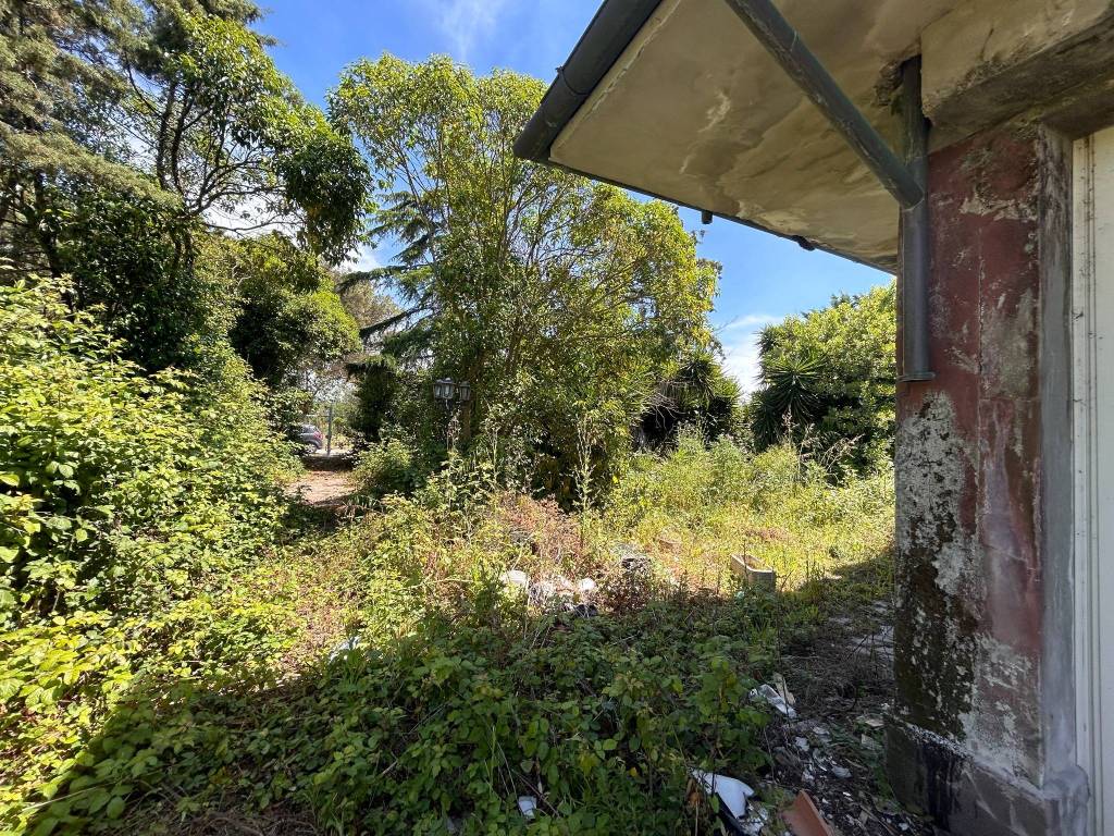 Villa a Aprilia in Via Lampione, 73 - Foto 2