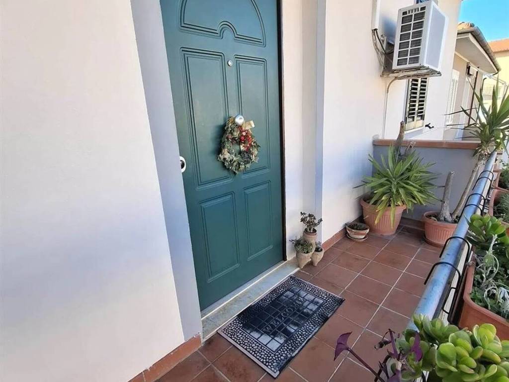 Villa a Rosignano marittimo in Quartiere Centro-Monte Alla Rena - Foto 2