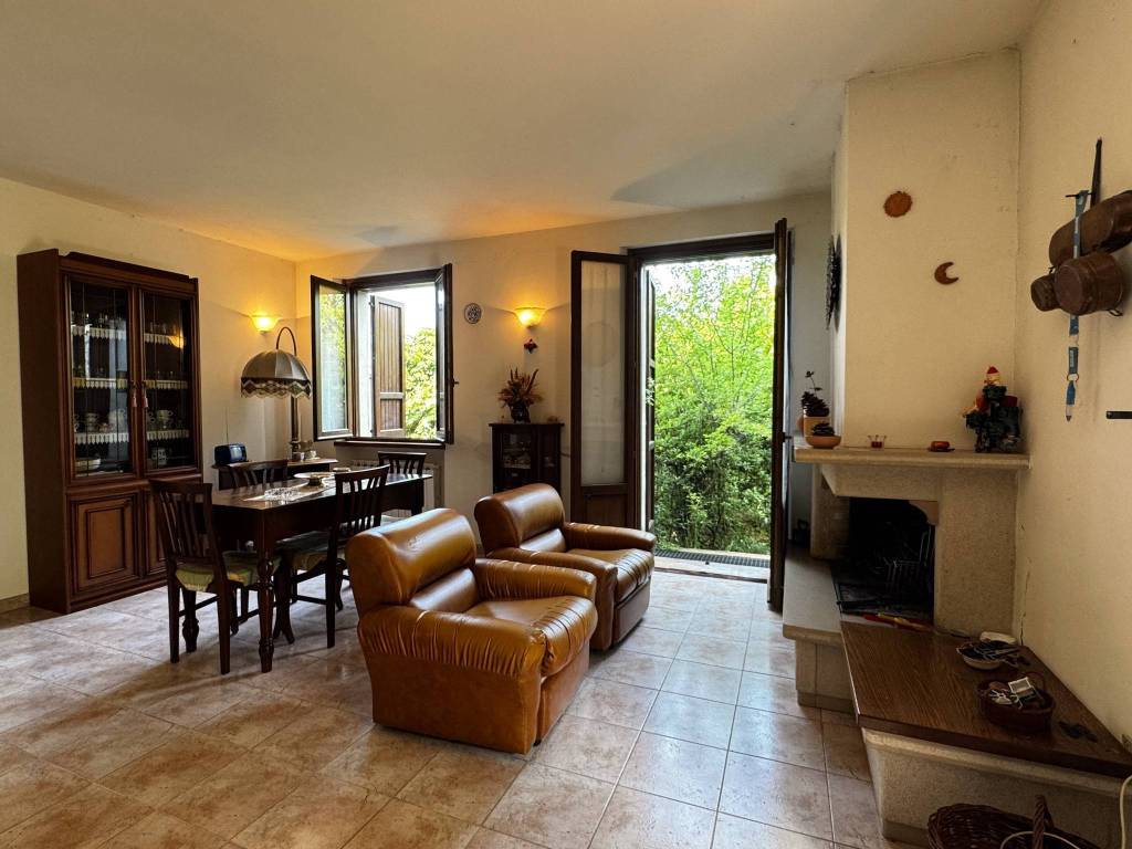 Casa indipendente a Pietralunga in Via delle Querce, 11 - Foto 3