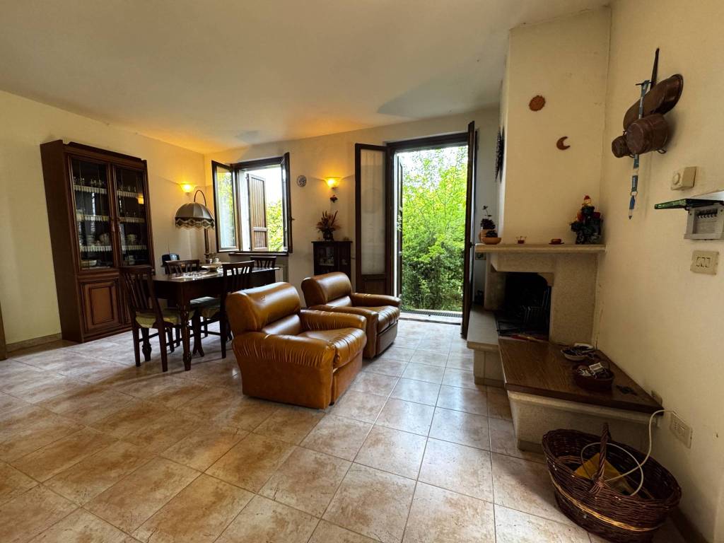 Casa indipendente a Pietralunga in Via delle Querce, 11 - Foto 4