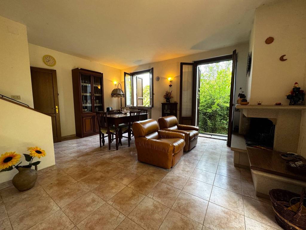 Casa indipendente a Pietralunga in Via delle Querce, 11 - Foto 5