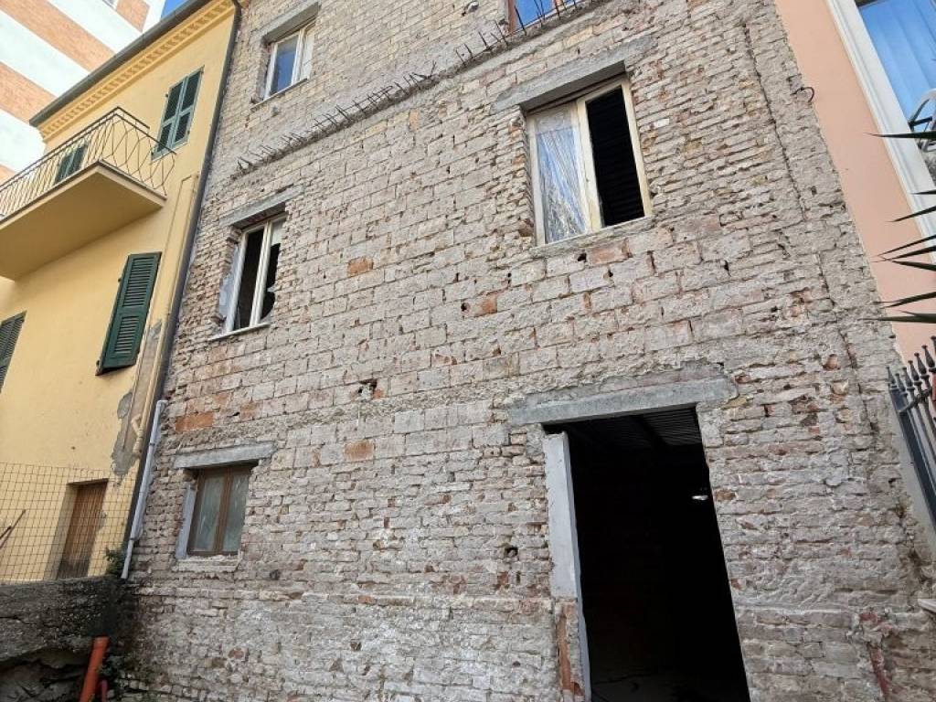 Casa indipendente a Civitanova marche in Via Regina Elena, 99 - Foto 2