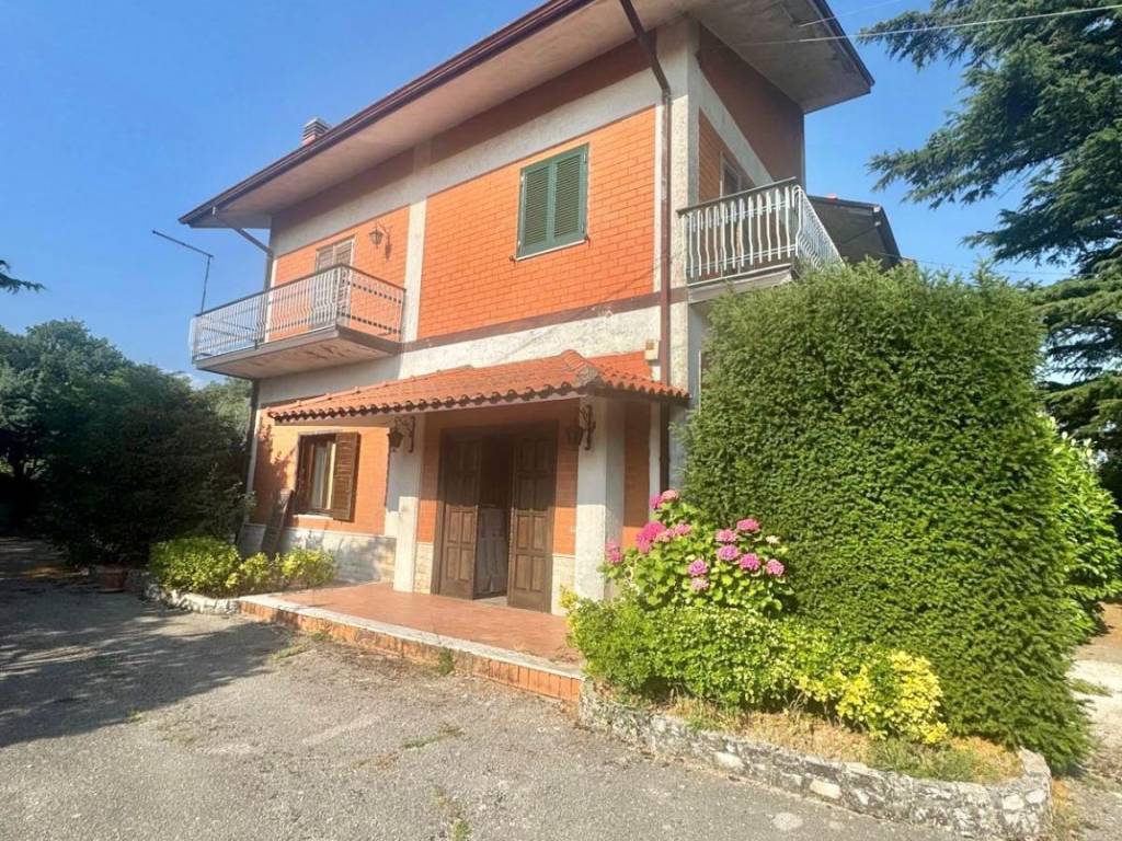 Villa a Chiusano di san domenico in Contrada Piezzo n°10, Chiusano San Domenico - Foto 2