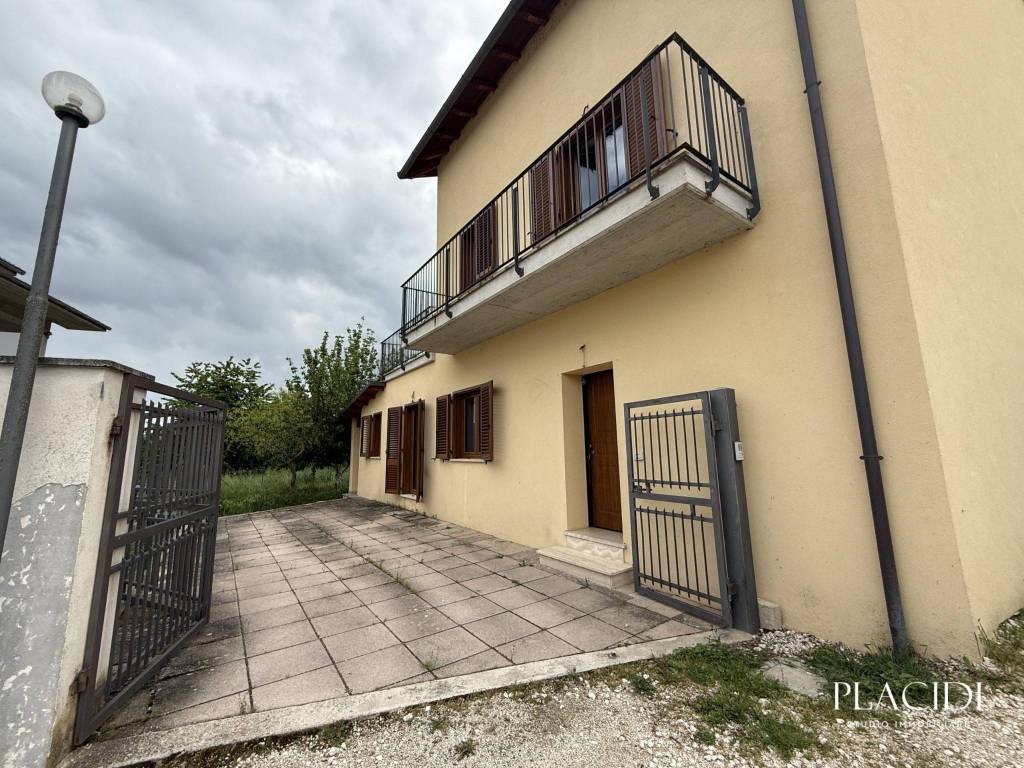 Villa a Villa sant'angelo in Via Ignazio Silone - Foto 2