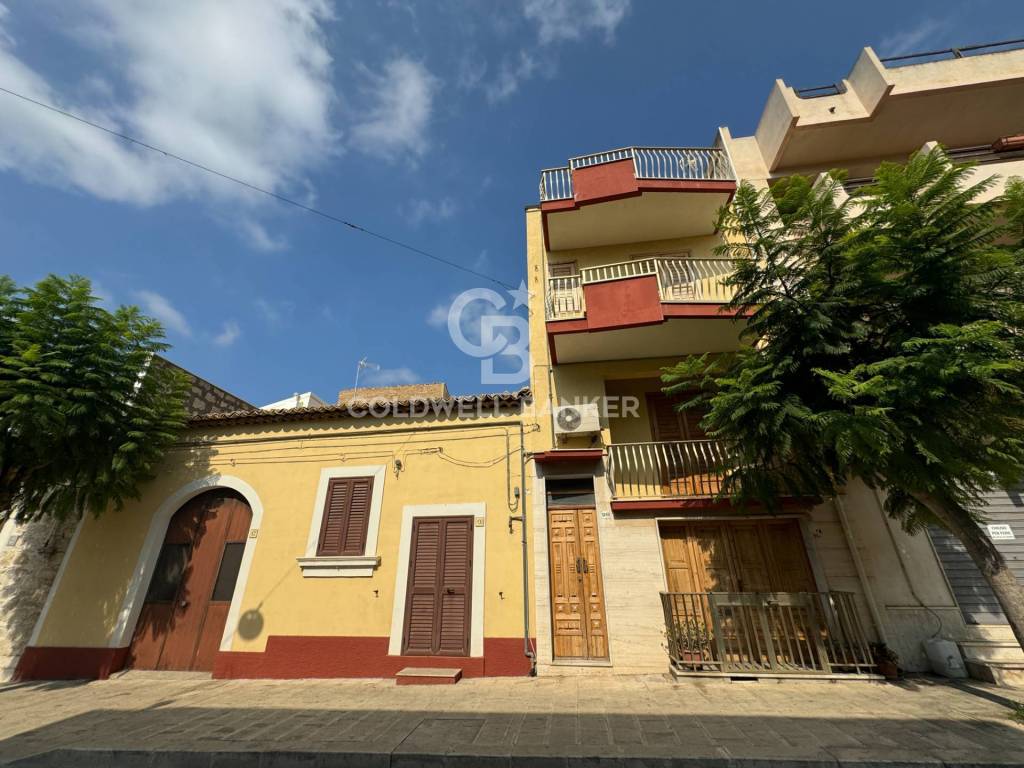 Casa indipendente a Santa croce camerina in via roma, 98 - Foto 3