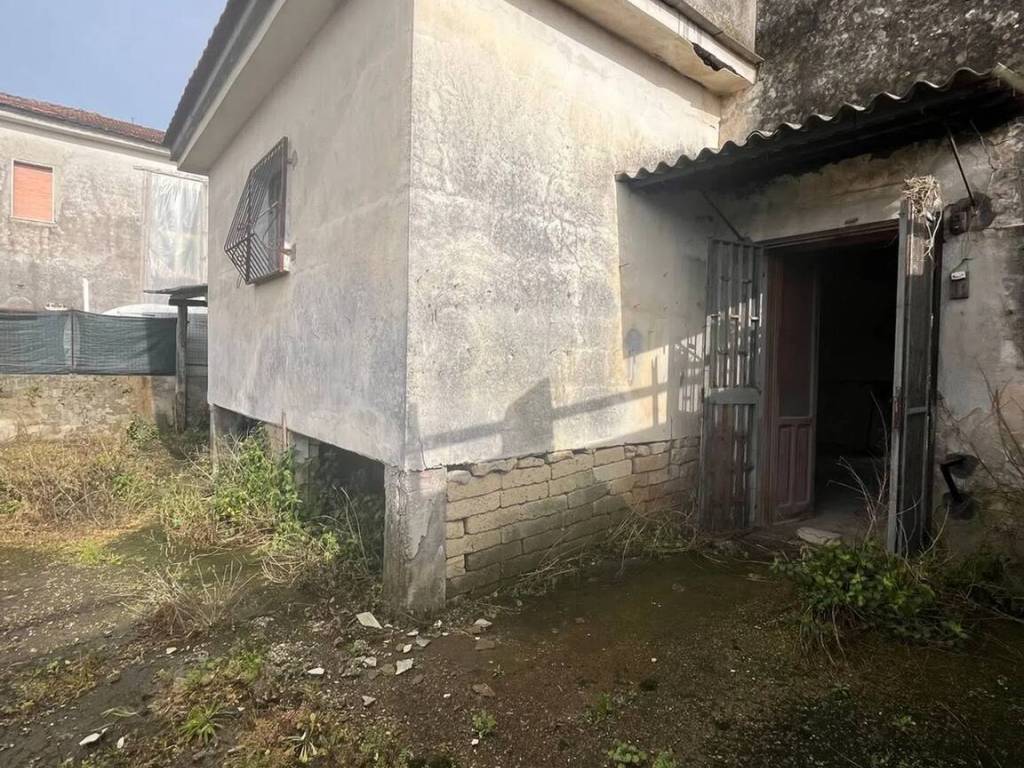 Villa a Castel volturno in Via Italo Balbo S.N.C. - Foto 5