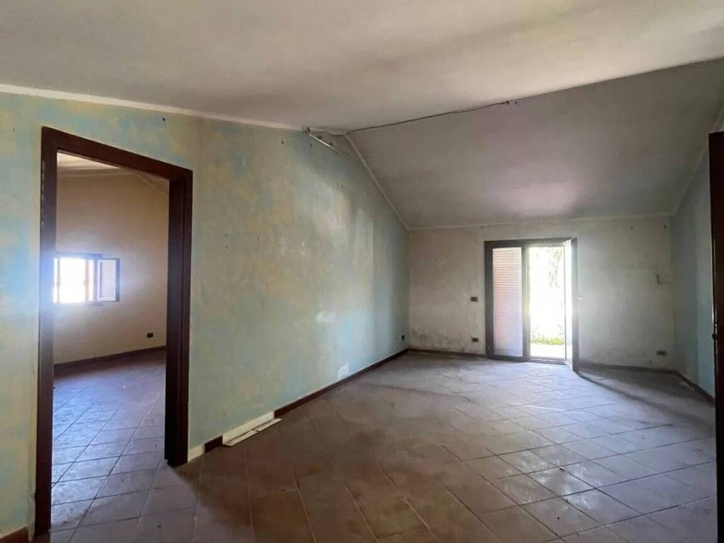 Villa a Castel volturno in Via Brescia S.N.C. - Foto 4