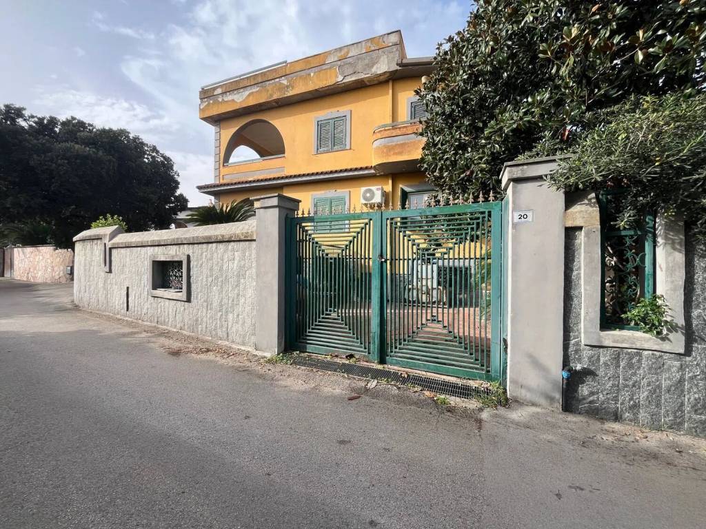 Villa a Castel volturno in Viale Delle Rose S.N.C. - Foto 2