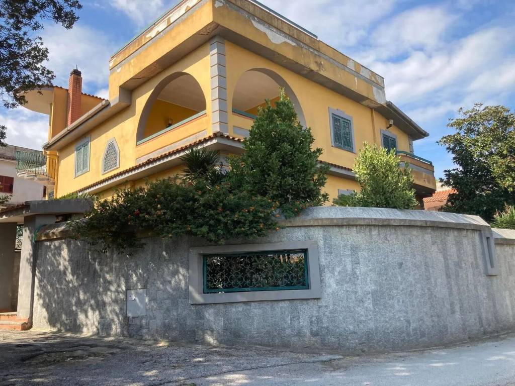 Villa a Castel volturno in Viale Delle Rose S.N.C. - Foto 3