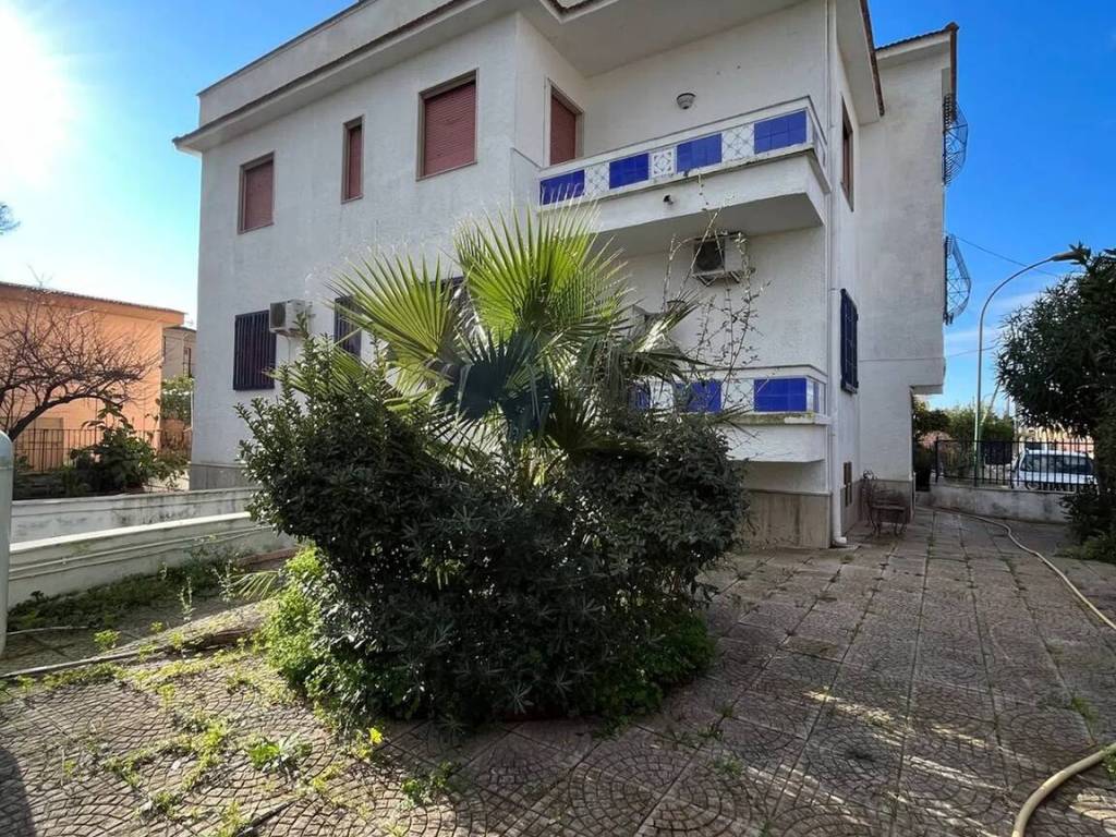 Appartamento a Castel volturno in Viale Tallone S.N.C. - Foto 2