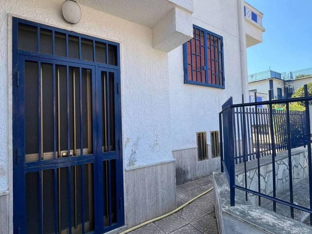 Appartamento a Castel volturno in Viale Tallone S.N.C. - Foto 5