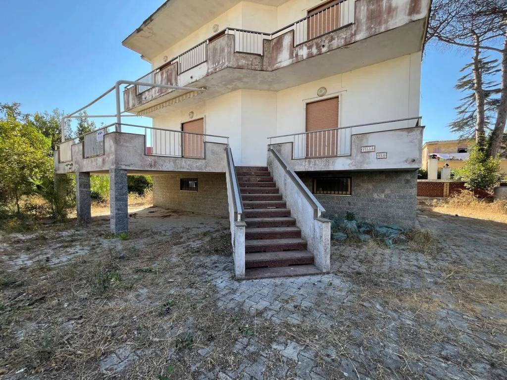 Villa a Castel volturno in Viale Gigante S.N.C. - Foto 2
