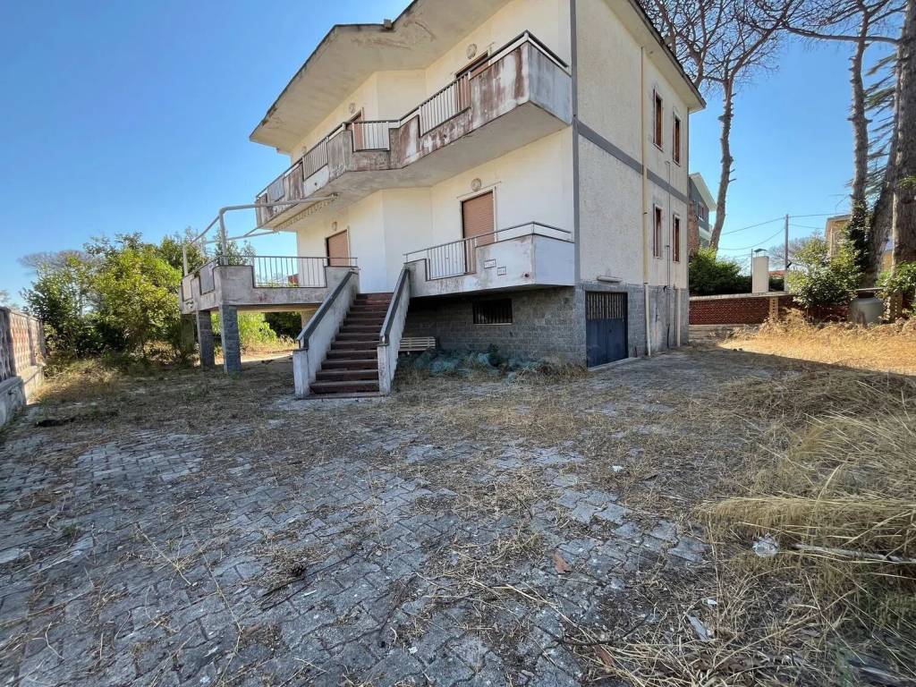 Villa a Castel volturno in Viale Gigante S.N.C. - Foto 3