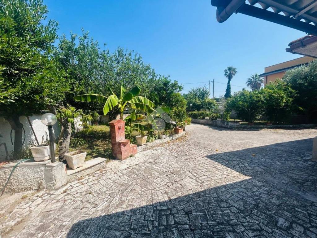 Casa indipendente a Aprilia in Via Garga, 5 - Foto 3
