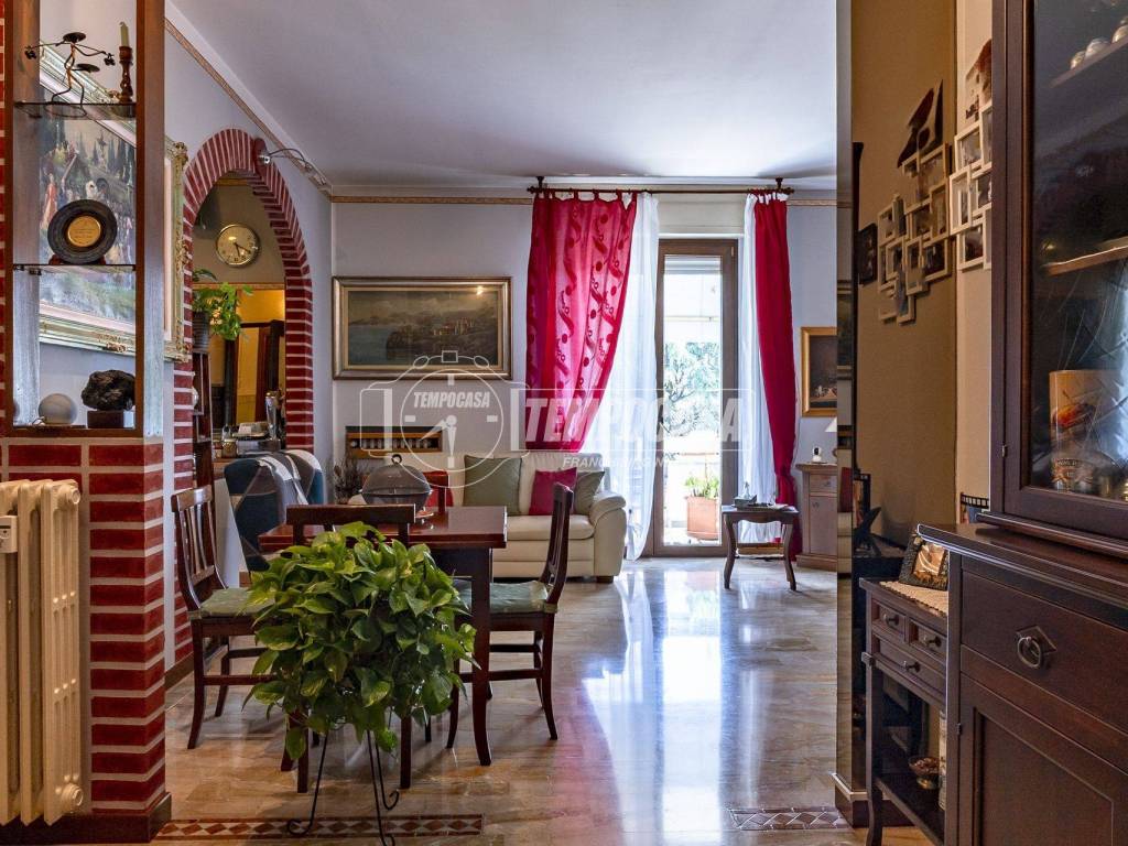 Appartamento a Caronno pertusella in Corso Italia - Foto 2