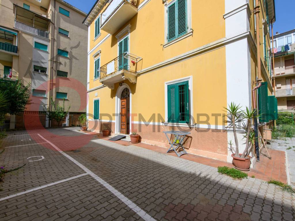 Appartamento a Follonica in Via Serri - Foto 3