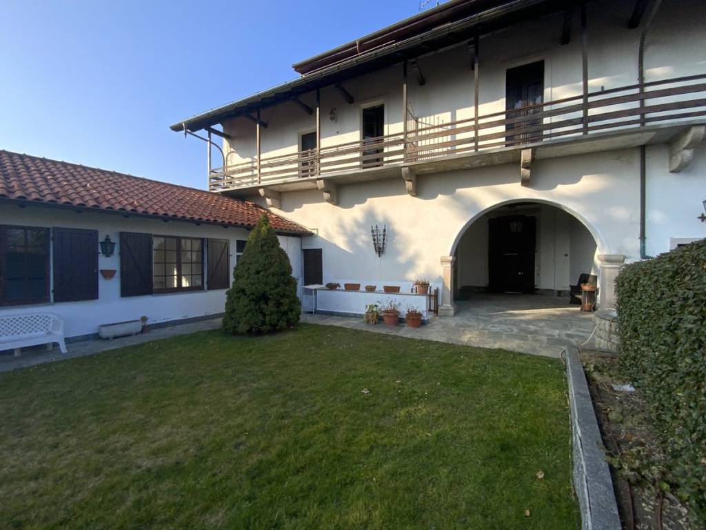 Palazzo / stabile a Gignese in Via al Castello, 11 - Foto 2