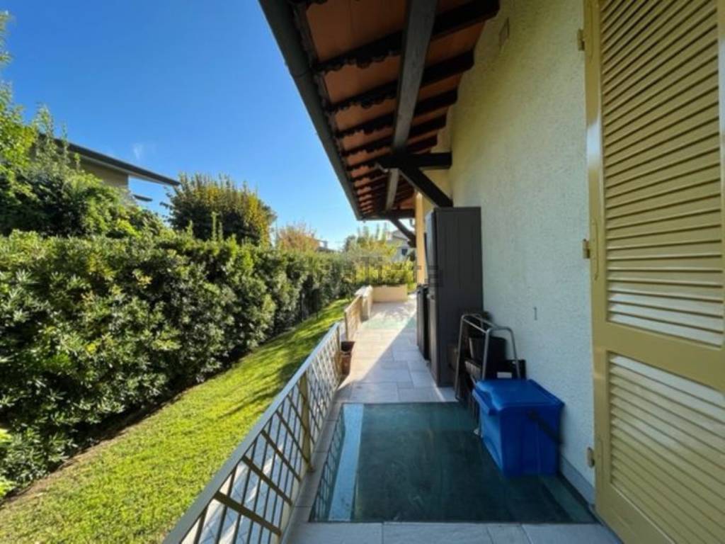 Villa a Forte dei marmi in Via Michelangelo Buonarroti - Foto 2