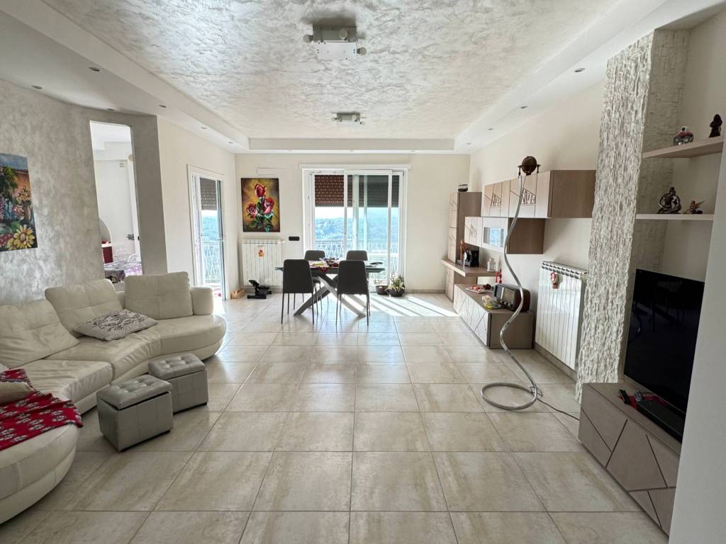 Appartamento a Frosinone in Via Coroni, 6 - Foto 2