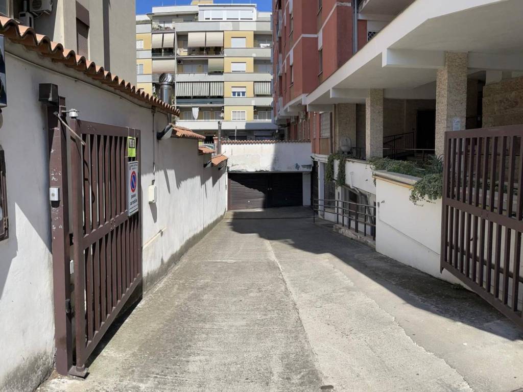Box / garage a Roma in Via Val di Cogne - Foto 1