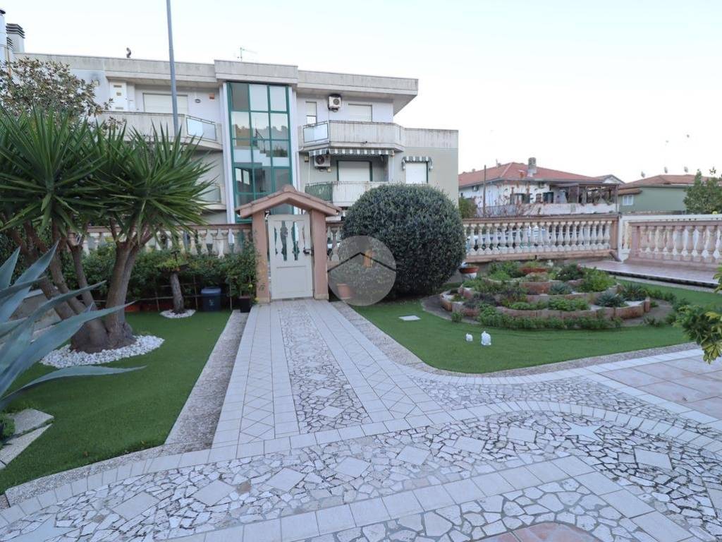 Villa a Giulianova in Via Copernico, 27 - Foto 2