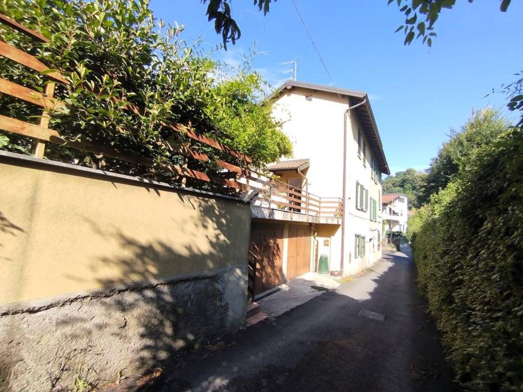 Casa indipendente a Como in Via Valbasca, 1 - Foto 5