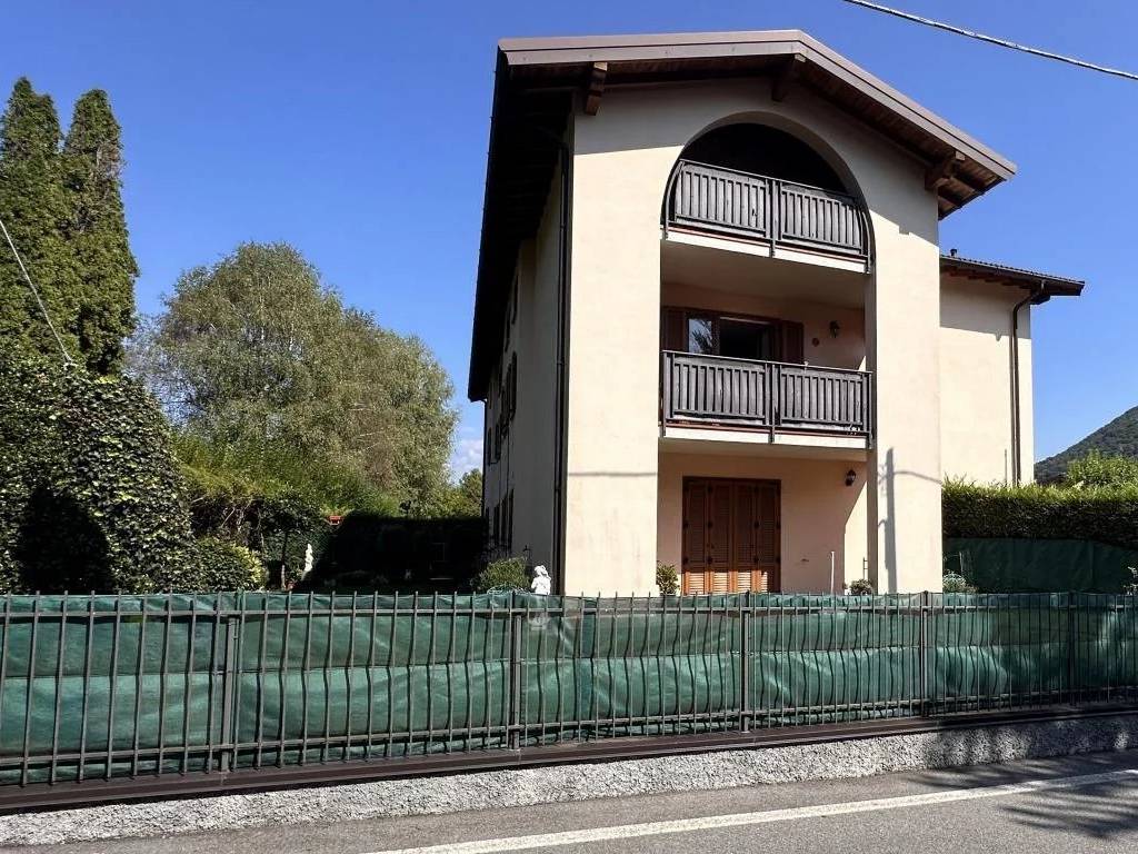 Appartamento a Alta valle intelvi in Via Boffalora, 19 - Foto 2