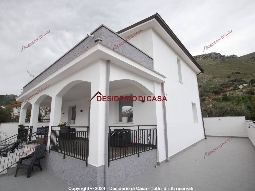 Villa a Carini in Via Enrico Berlinguer, 44 - Foto 2