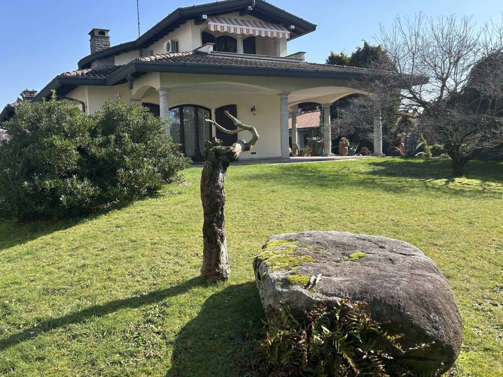 Villa a Fino mornasco in Via Edmondo De Amicis - Foto 3
