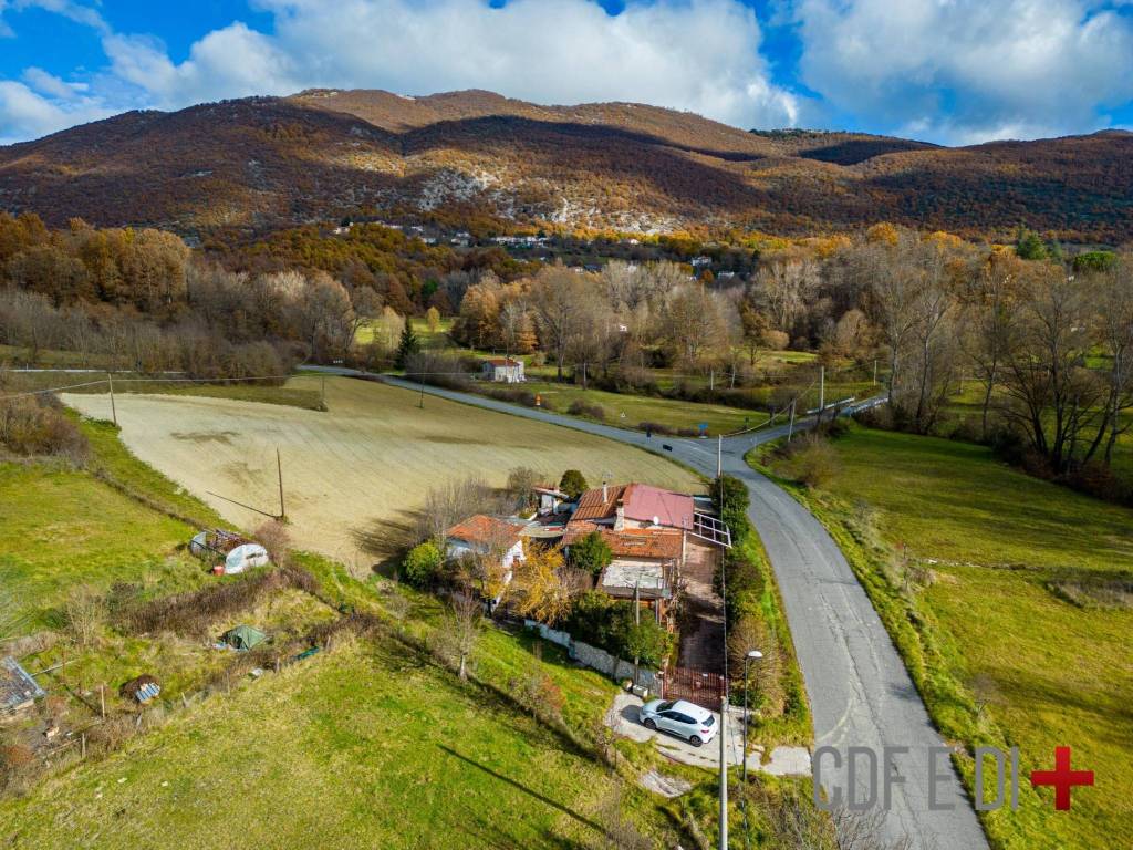 Villa a Borgorose in Via Ara Vecchia - Foto 3