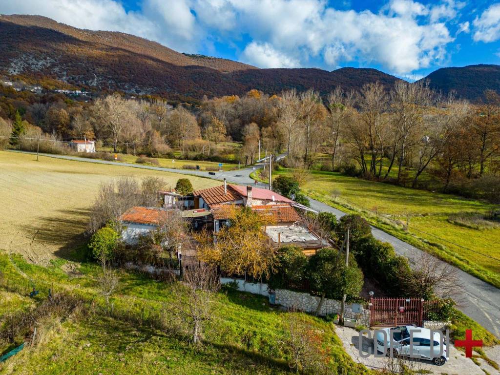 Villa a Borgorose in Via Ara Vecchia - Foto 4