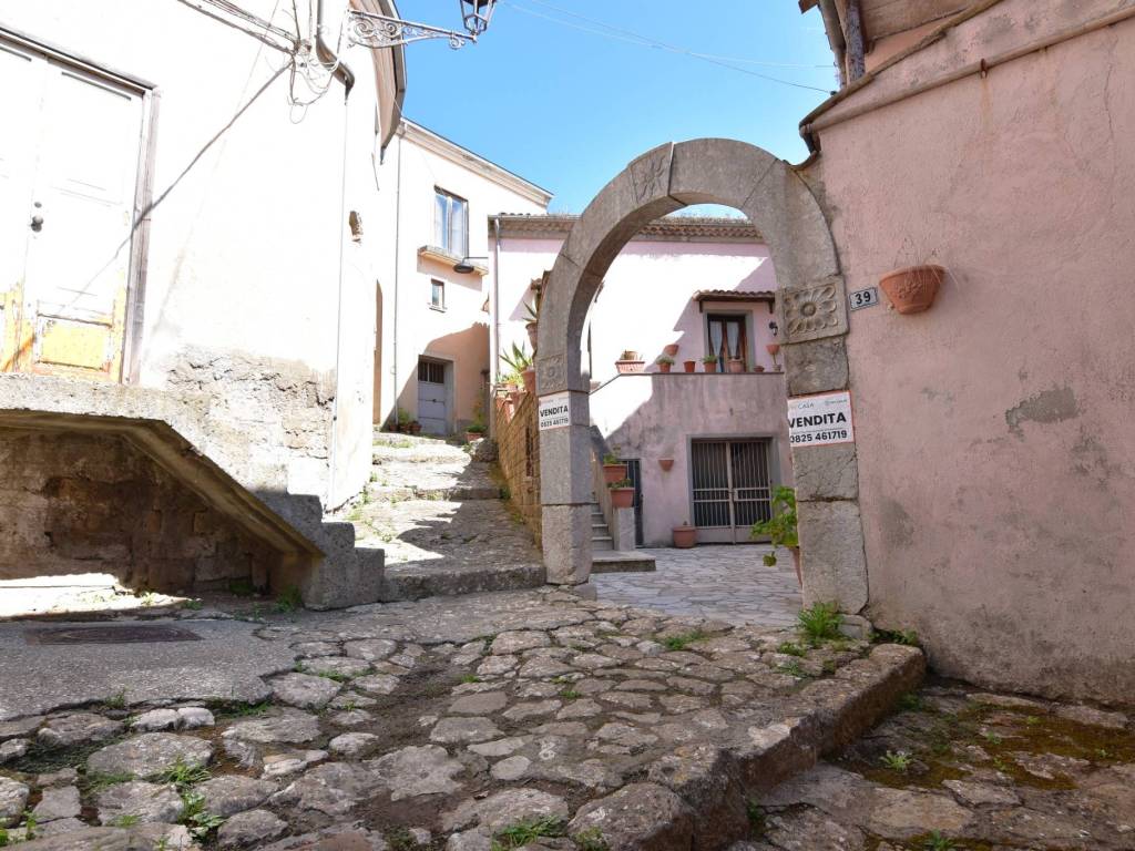 Casa indipendente a Altavilla irpina in Via G. d'Avella, 39 - Foto 2