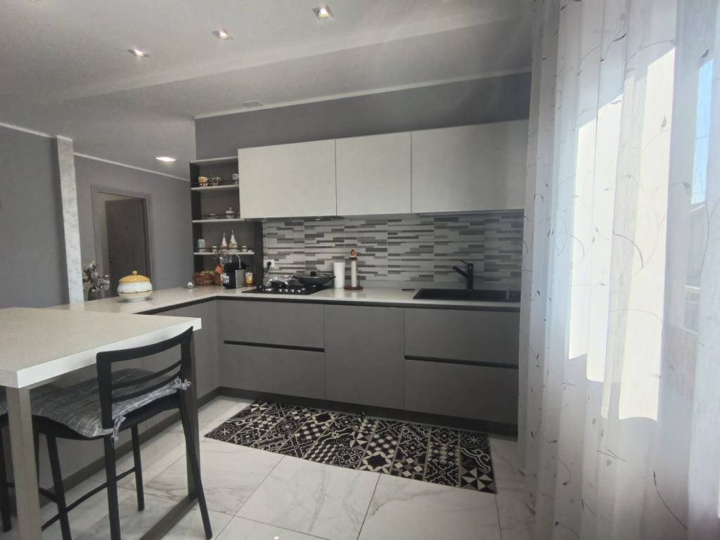 Appartamento a Porto viro in Viale 7 Mari - Foto 2