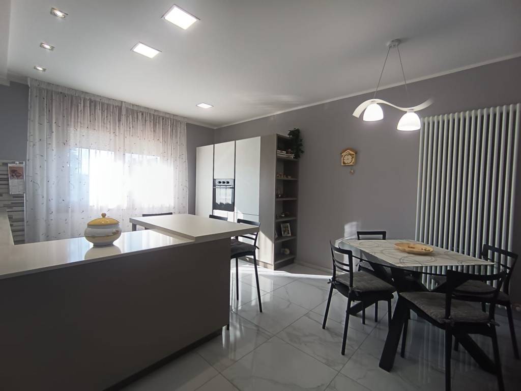 Appartamento a Porto viro in Viale 7 Mari - Foto 4