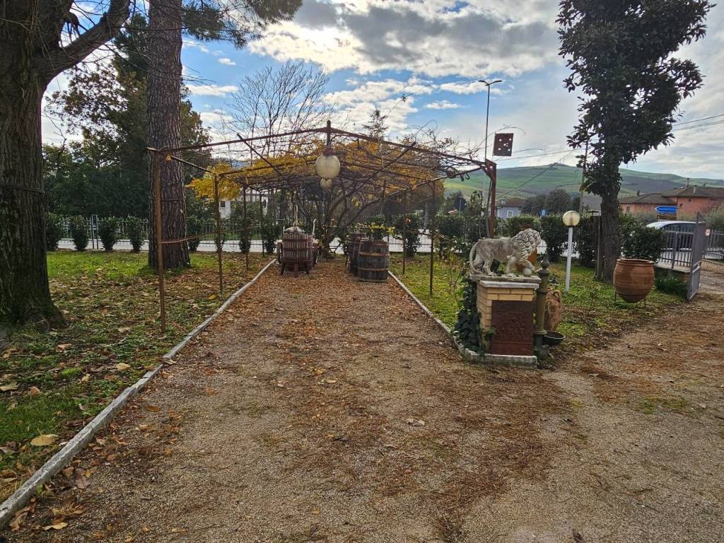 Villa a San severino marche in Località Rocchetta - Foto 2