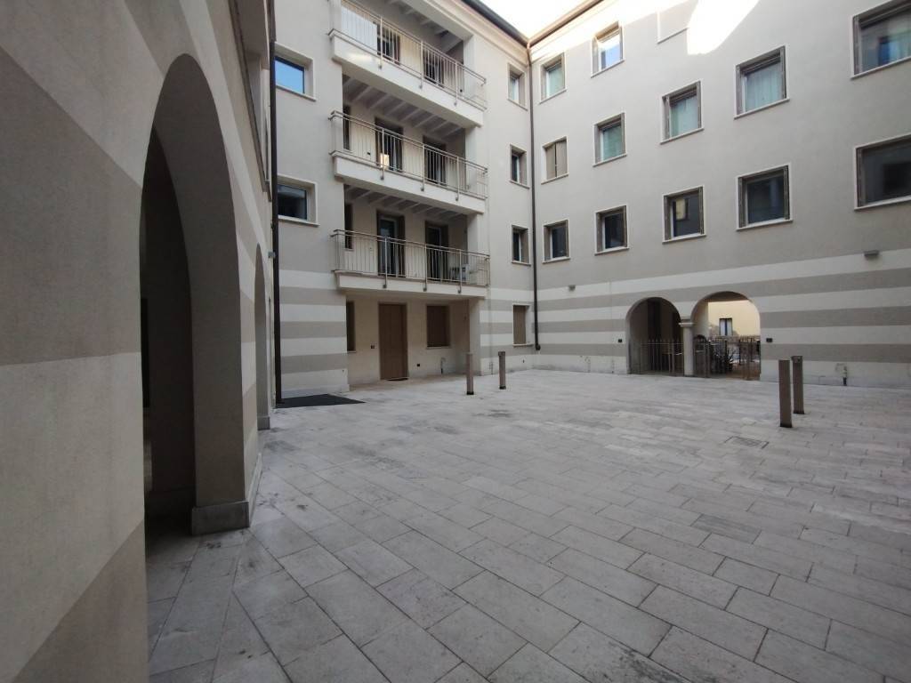 Appartamento a Mantova in Via Corrado, 54 - Foto 2