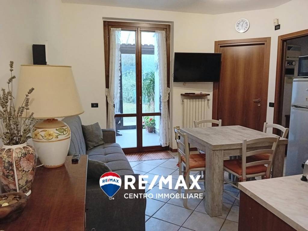Appartamento a Carnago in Via Papa Giovanni XXIII - Foto 3