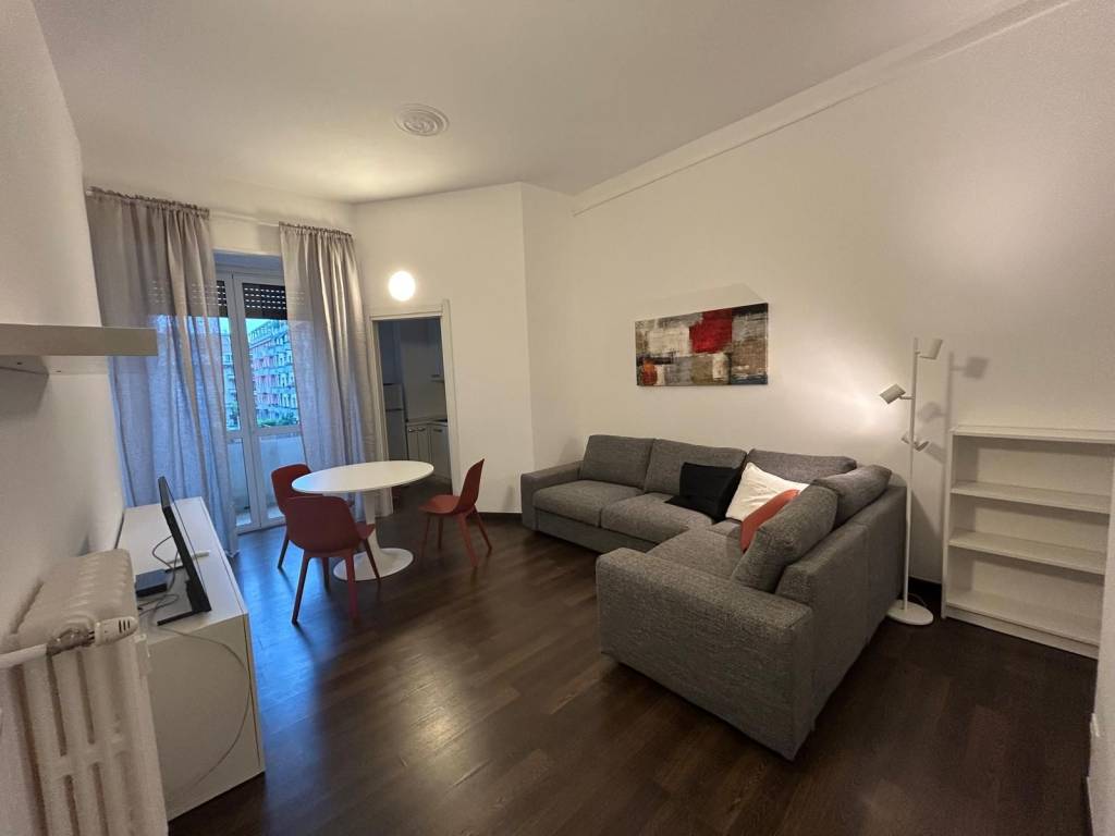 Appartamento a Milano in Via Paolo Diacono, 4 - Foto 2