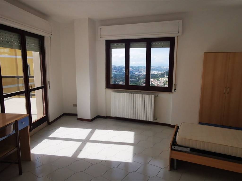 Appartamento a Chieti in Via Silvino Olivieri - Foto 5