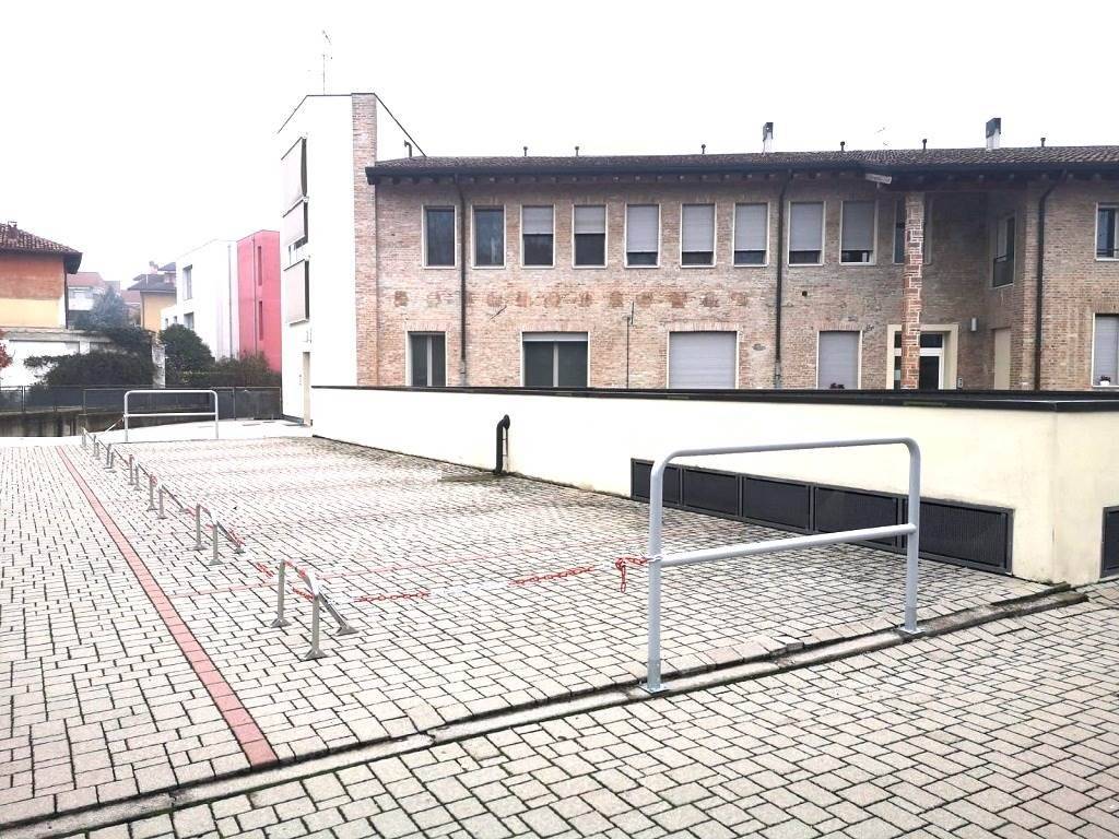 Box / garage a Mantova in Via Carlo Pisacane - Foto 3