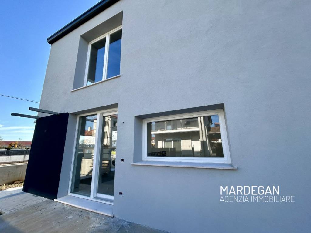 Appartamento a Tezze sul brenta in via iolanda - Foto 1