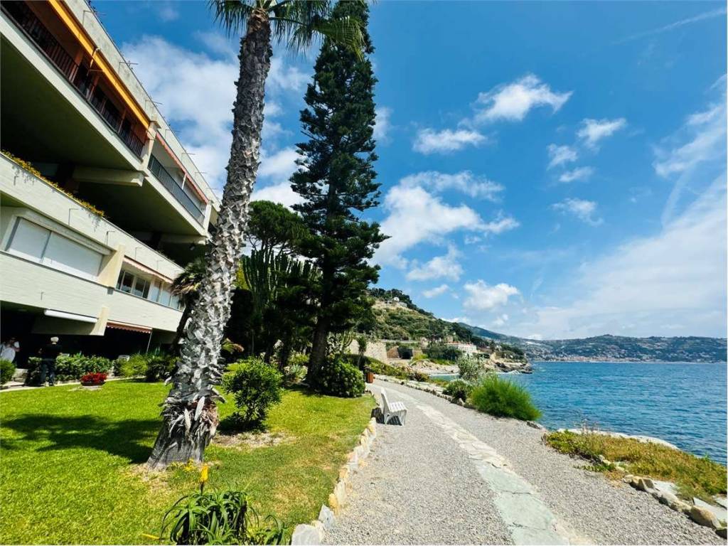 Appartamento a Bordighera in Via portico della punta, 26 - Foto 3