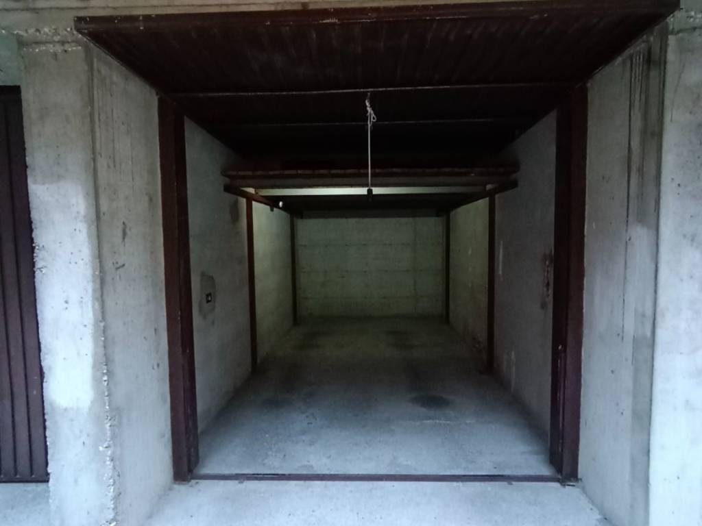 Box / garage a Montecchio maggiore in Via Rinaldo Arnaldi - Foto 3