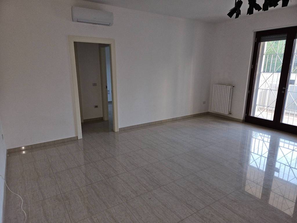 Appartamento a Trani in Via Vittorio Malcangi - Foto 3