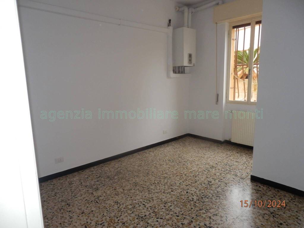 Appartamento a Loano in Via Giosuè Carducci - Foto 5
